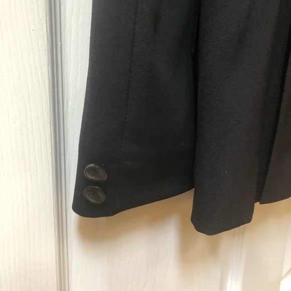 Cynthia Munro Hadfield’s LTD Equestrian Riding Jacket - Picture 4 of 15